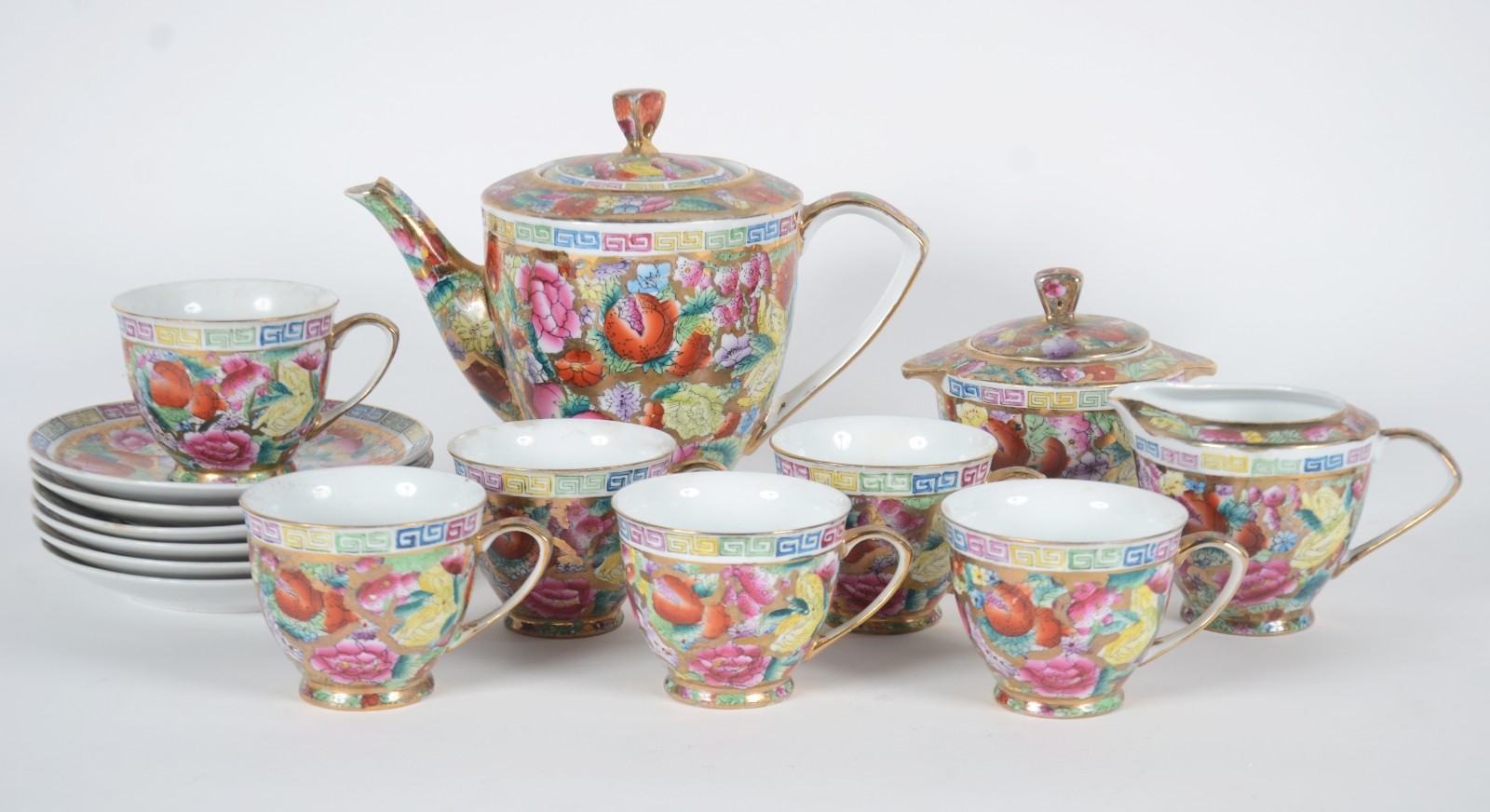 Serviço de chá de porcelana chinesa, decoração floral em policromia... - foto 1 de 8