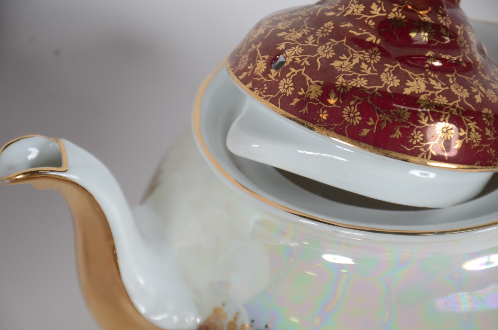 Aparelho de jantar, chá e café de porcelana Schmidt, borda vinho com... - foto 4 de 11