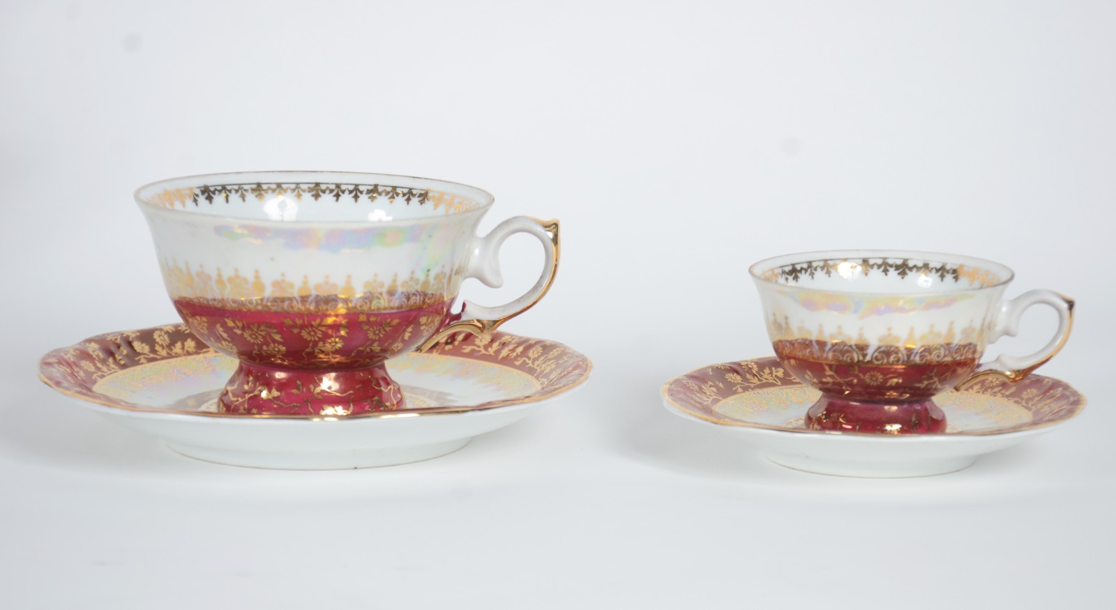 Aparelho de jantar, chá e café de porcelana Schmidt, borda vinho com... - foto 5 de 11