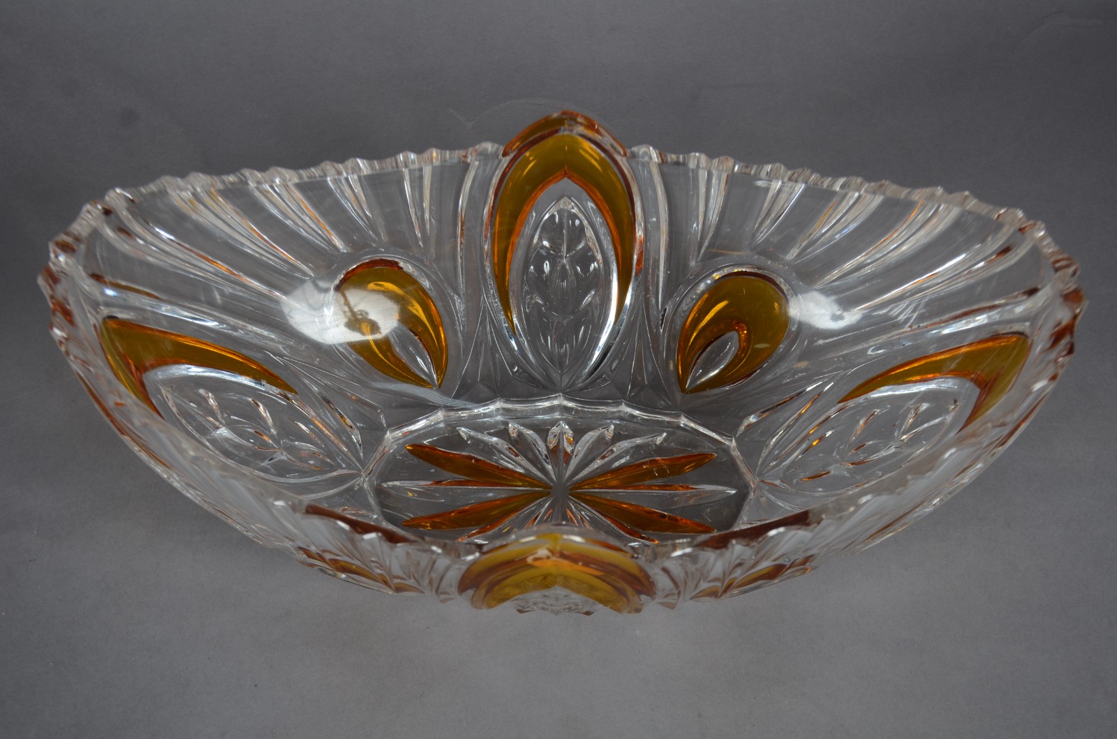Conjunto com fruteira, bowl e 4 taças de cristal doublé âmbar. - foto 4 de 10