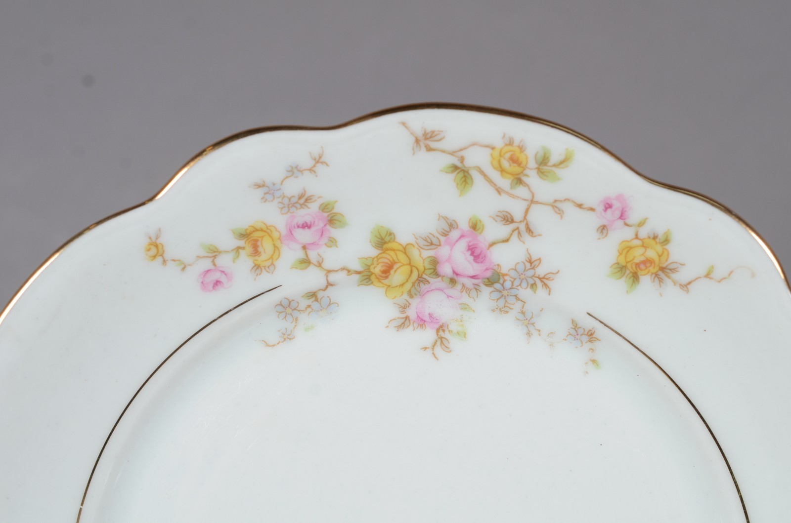 Serviço de chá e café de porcelana Renner, decoração floral em... - foto 2 de 8