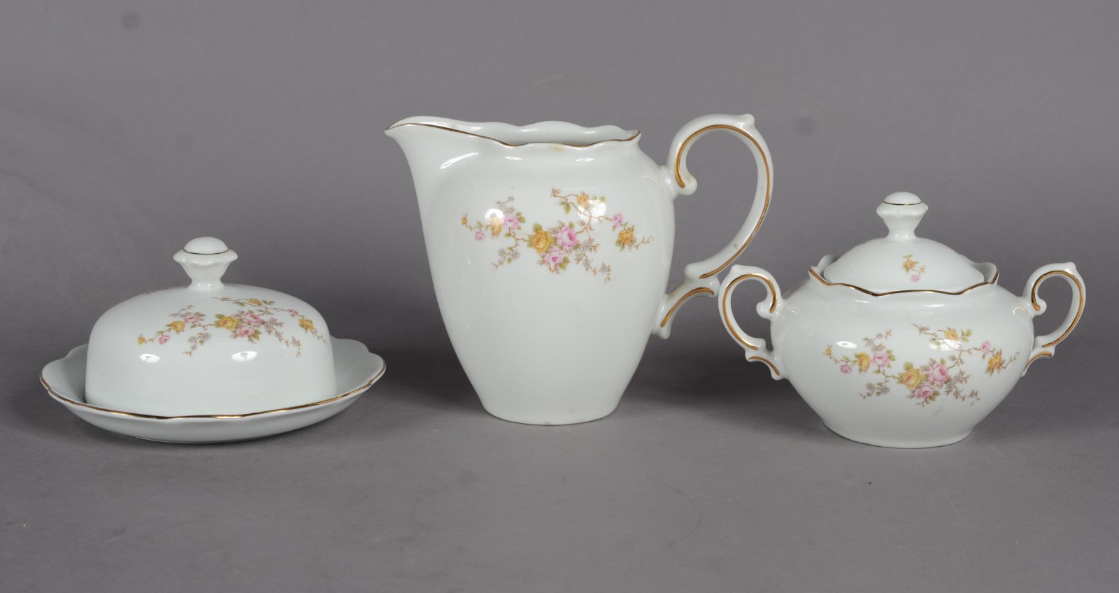 Serviço de chá e café de porcelana Renner, decoração floral em... - foto 3 de 8