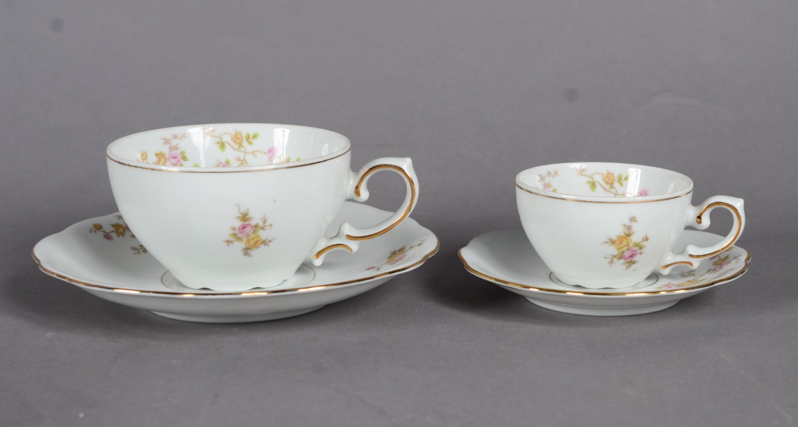 Serviço de chá e café de porcelana Renner, decoração floral em... - foto 5 de 8