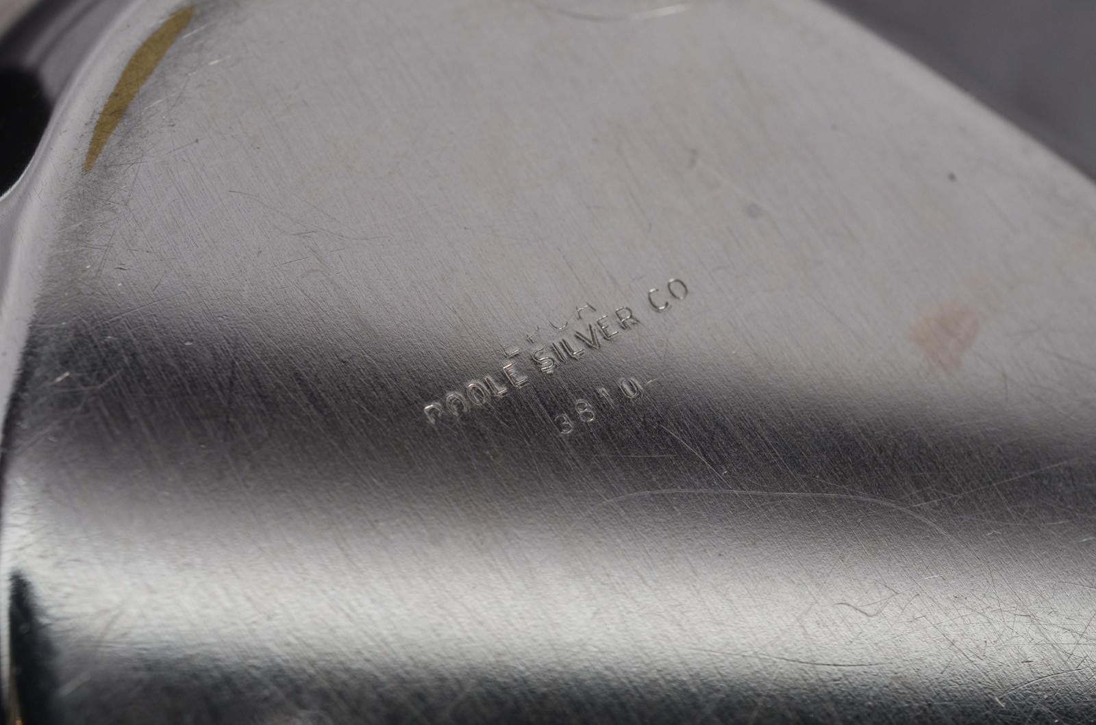 Diversas peças de metal prateado, sendo: 3 porta pirex redondos; 2... - foto 11 de 11
