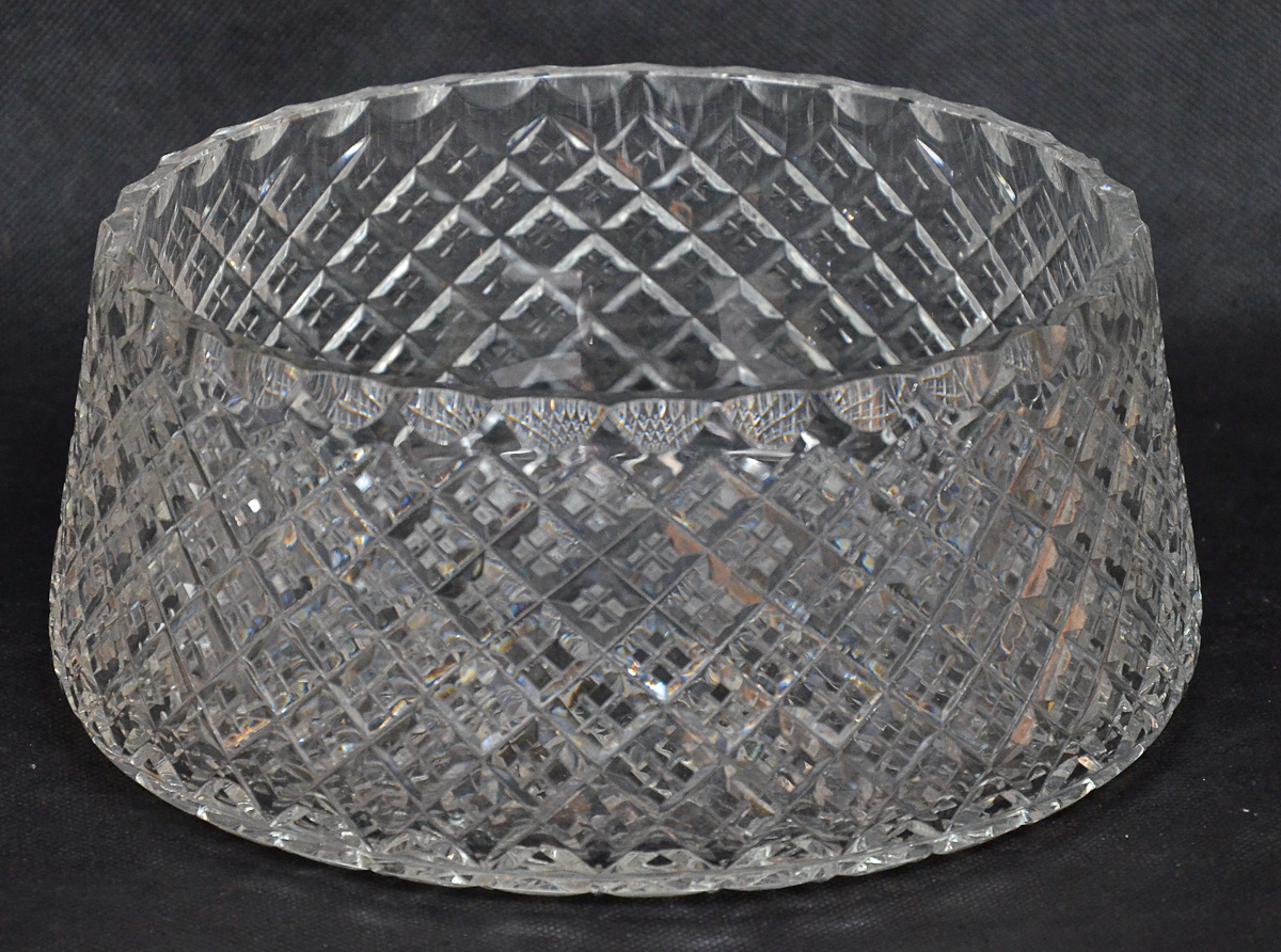 Bowl de cristal tcheco lapidado, diam20 alt.10 cm.