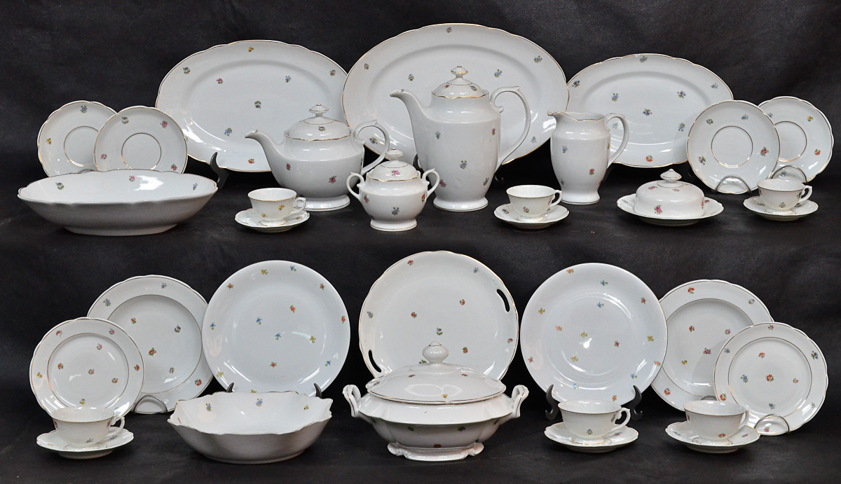 Aparelho de jantar, chá e café de porcelana Real, dec.floral, comp.de...