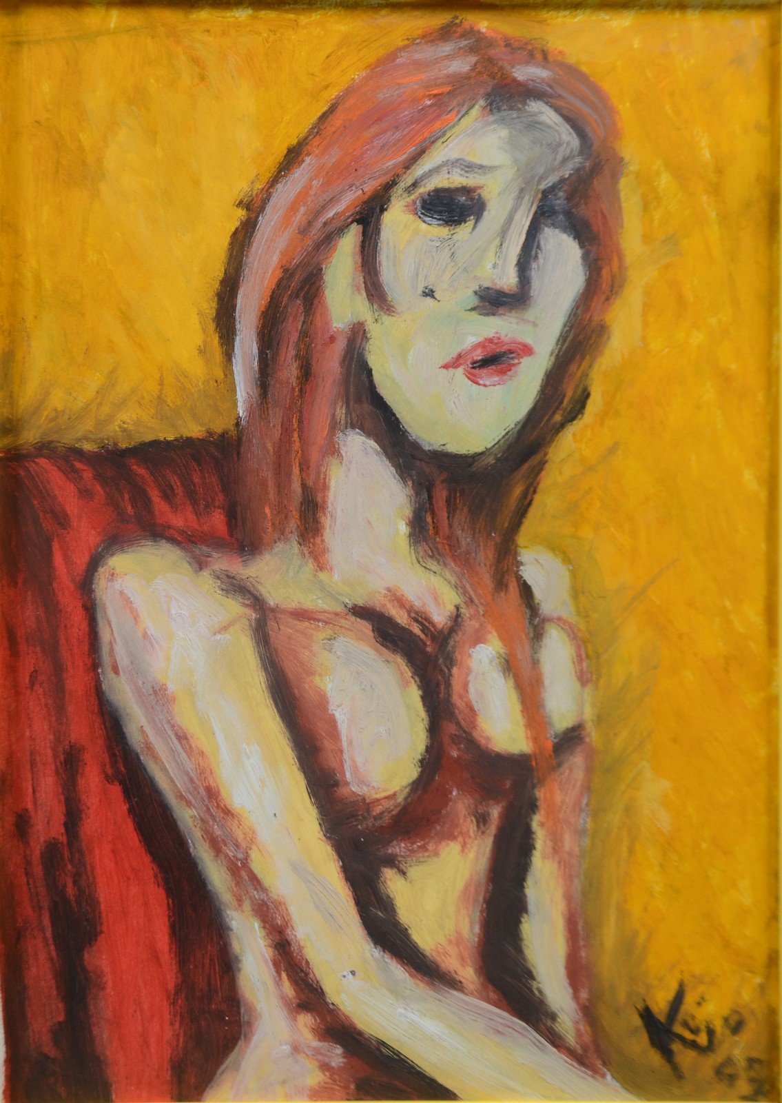 Mulher no Fundo Amarelo - foto 1 de 4