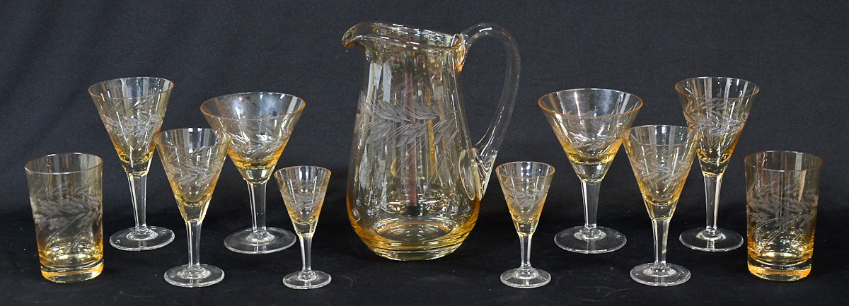 Serviço de cristal Hering lapidado, comp.de 12 taças para champagne...