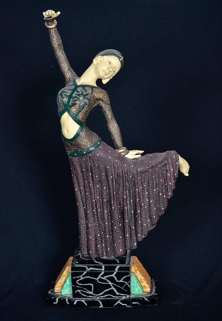 Escultura réplica de Chiparus repres. Bailarina de resina, base de...
