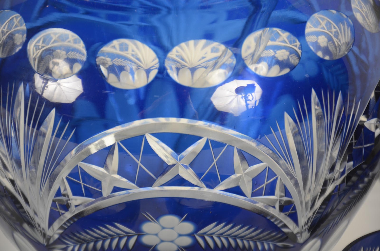 Poncheira de cristal lapidado doublé azul com concha e 12 canecas... - foto 2 de 7