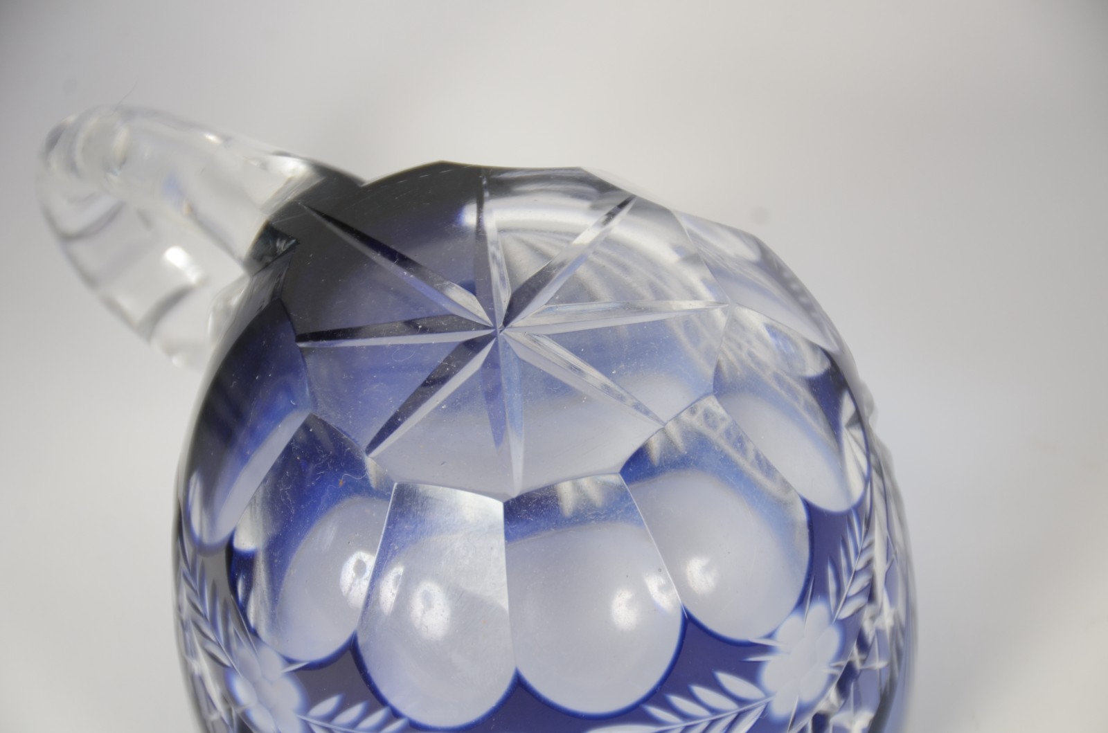 Poncheira de cristal lapidado doublé azul com concha e 12 canecas... - foto 6 de 7
