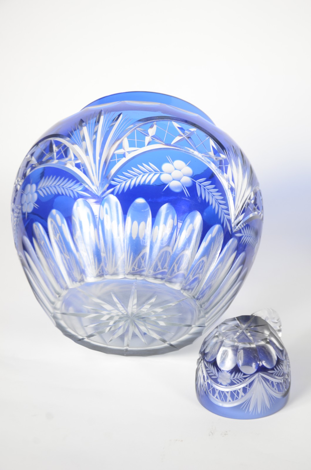 Poncheira de cristal lapidado doublé azul com concha e 12 canecas... - foto 7 de 7