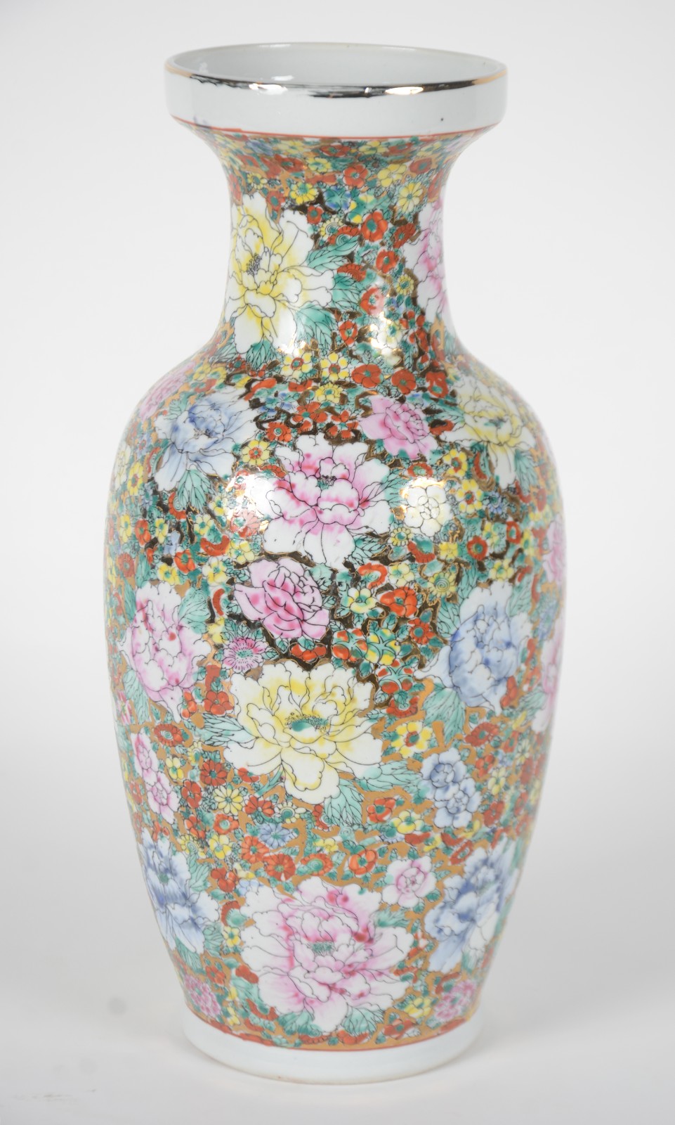 Vaso de porcelana oriental com flores em policromia. - foto 2 de 7