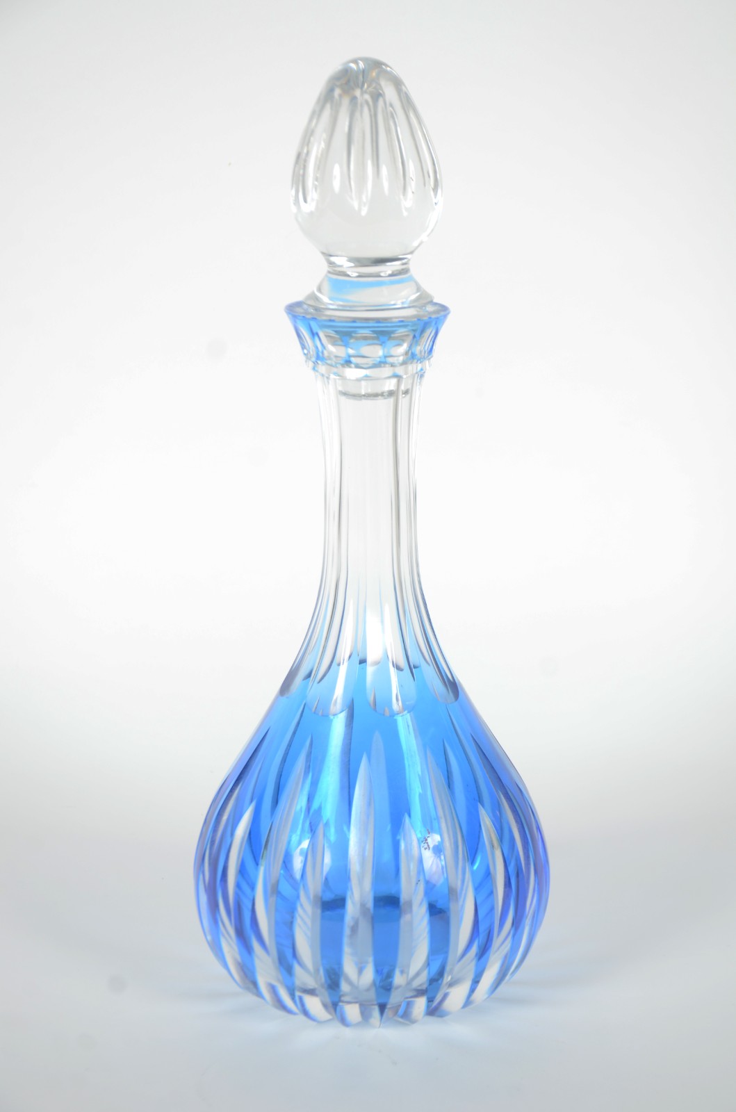 Garrafa de cristal doublé azul lapidado. - foto 1 de 7