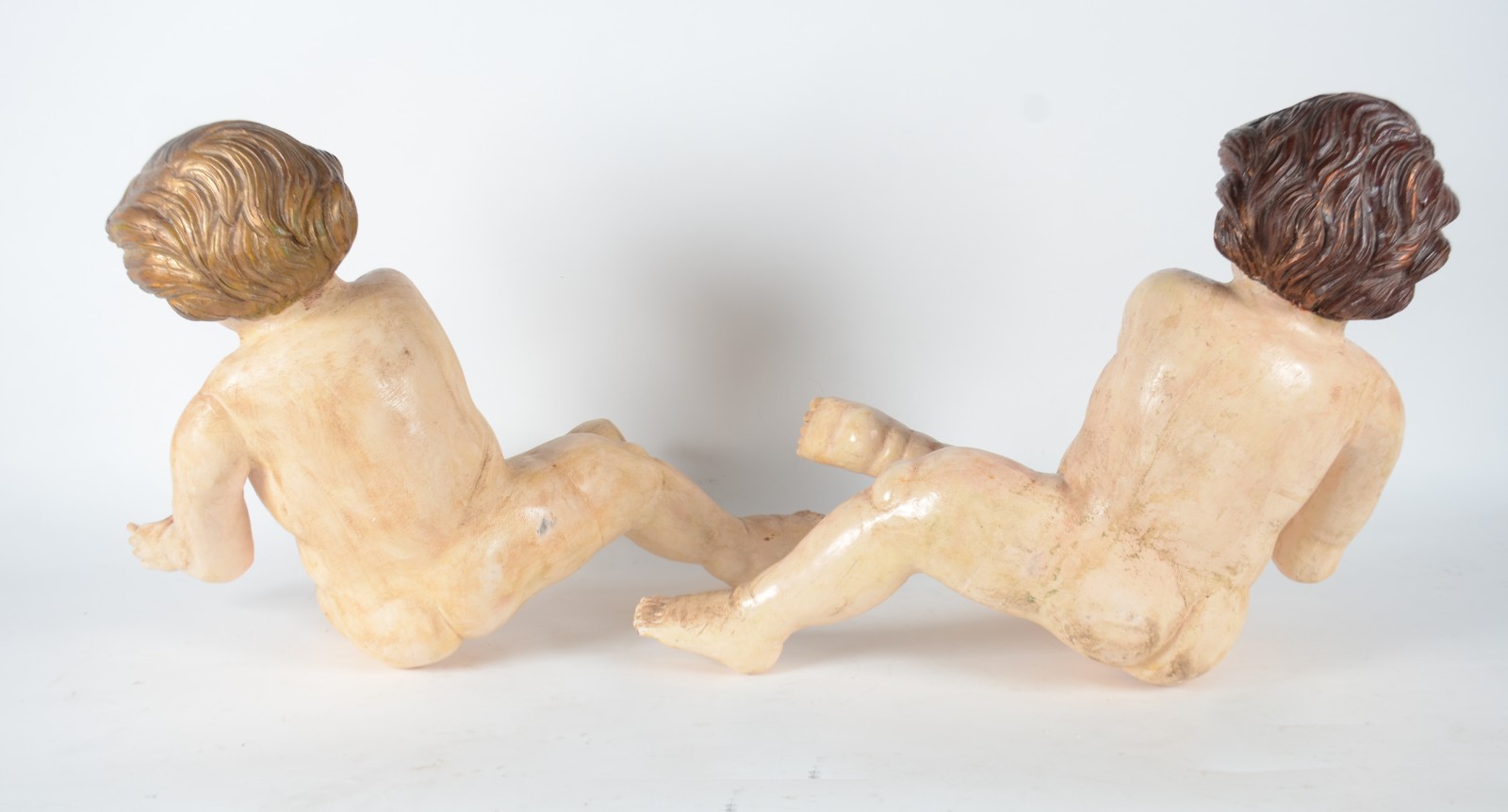 Par de esculturas de madeira nobre entalhada e policromada... - foto 4 de 7