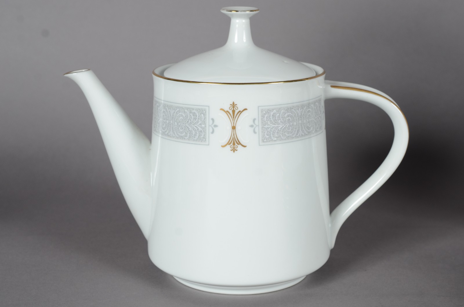 Serviço de chá de porcelana Noritake, composto de: 6 xicaras com... - foto 5 de 9