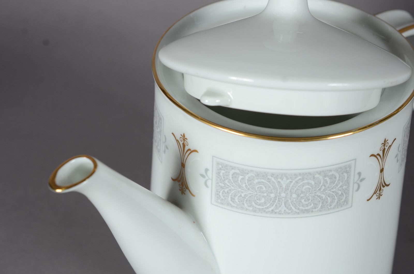 Serviço de chá de porcelana Noritake, composto de: 6 xicaras com... - foto 6 de 9