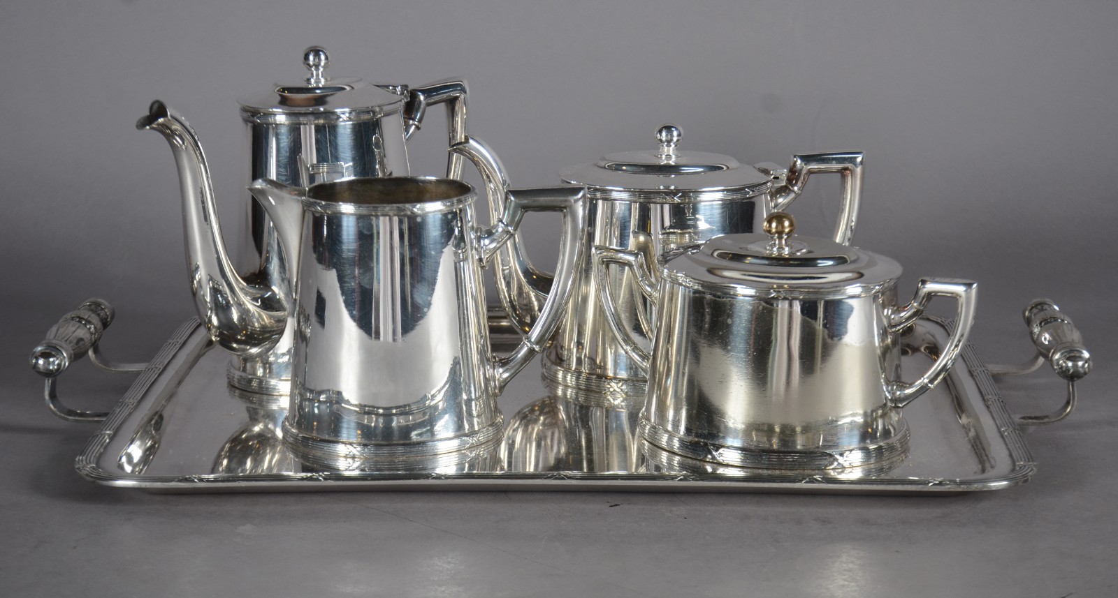 Baixela para chá e café de metal prateado Wolff, composto de: 2... - foto 1 de 11
