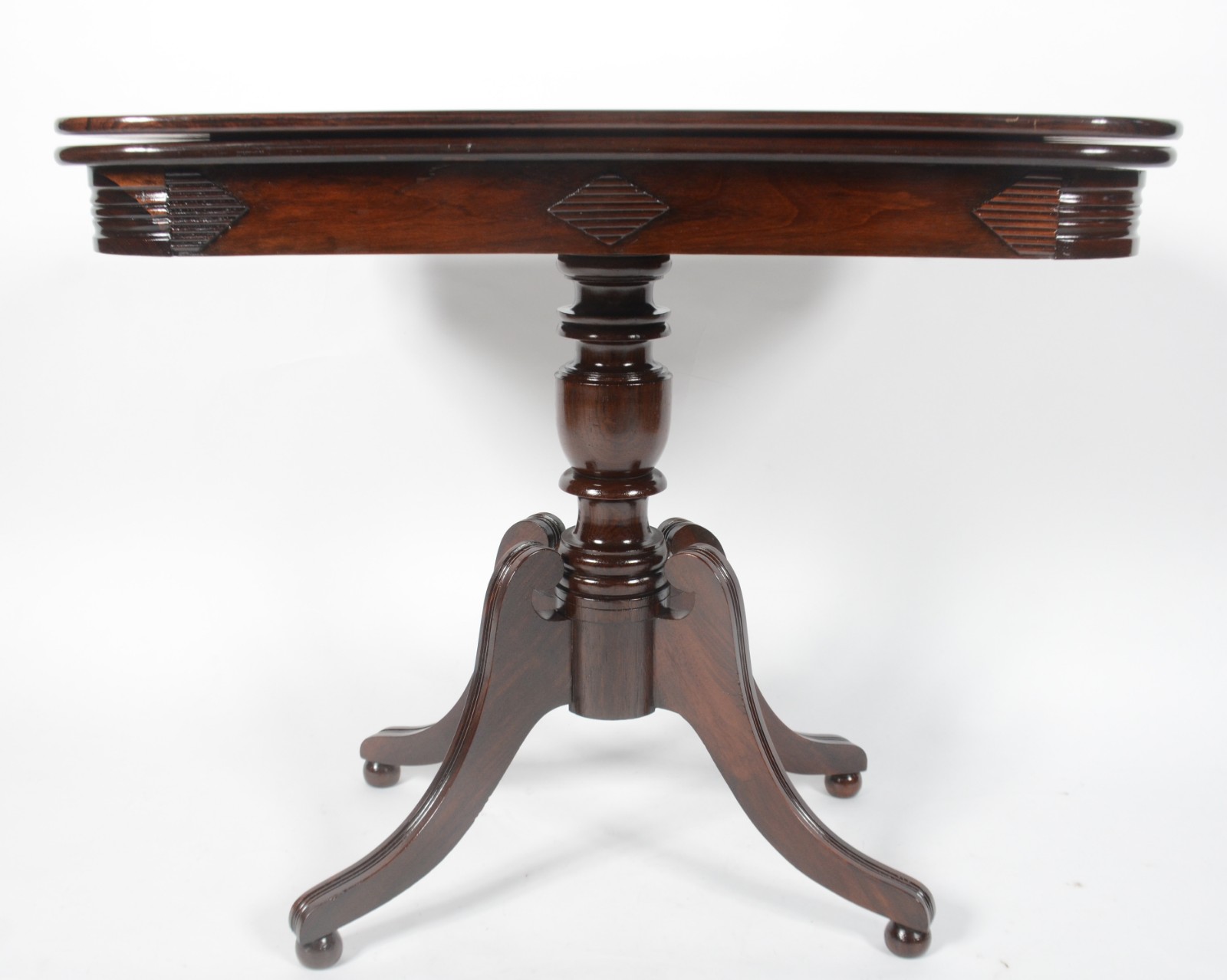 Mesa/console de jacarandá, tampo dobrável, saia com detalhes... - foto 4 de 10