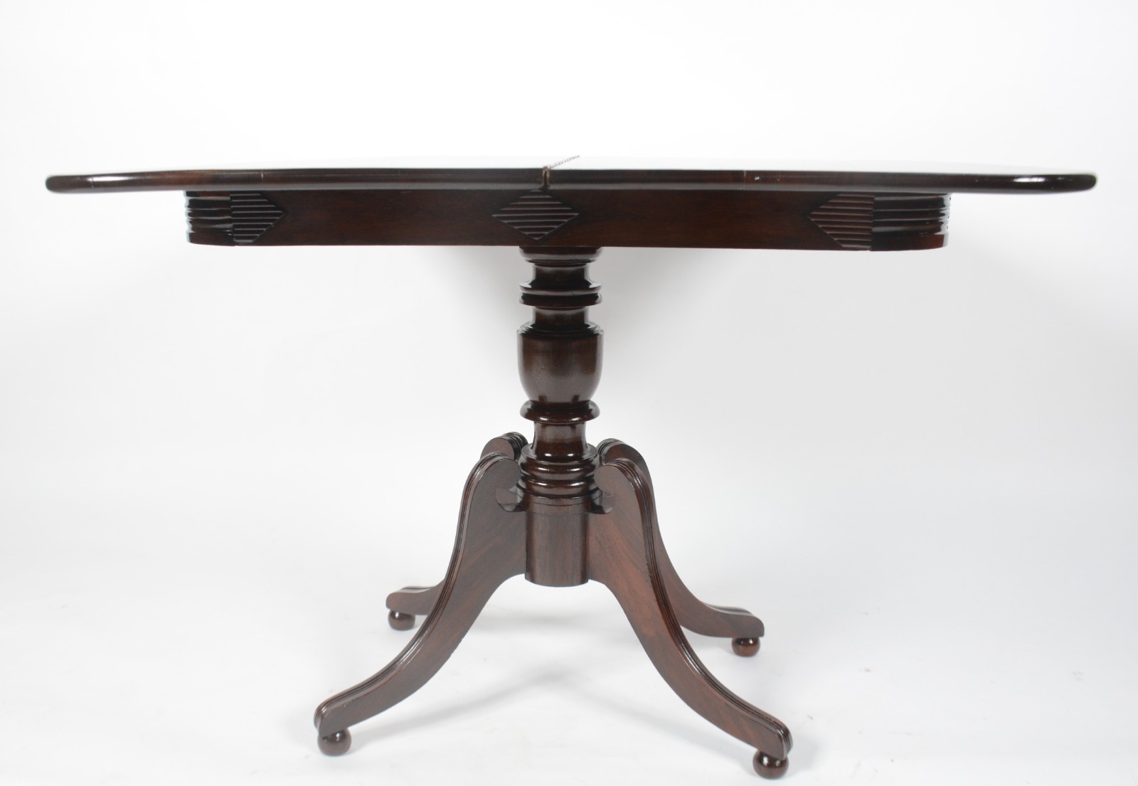 Mesa/console de jacarandá, tampo dobrável, saia com detalhes... - foto 6 de 10