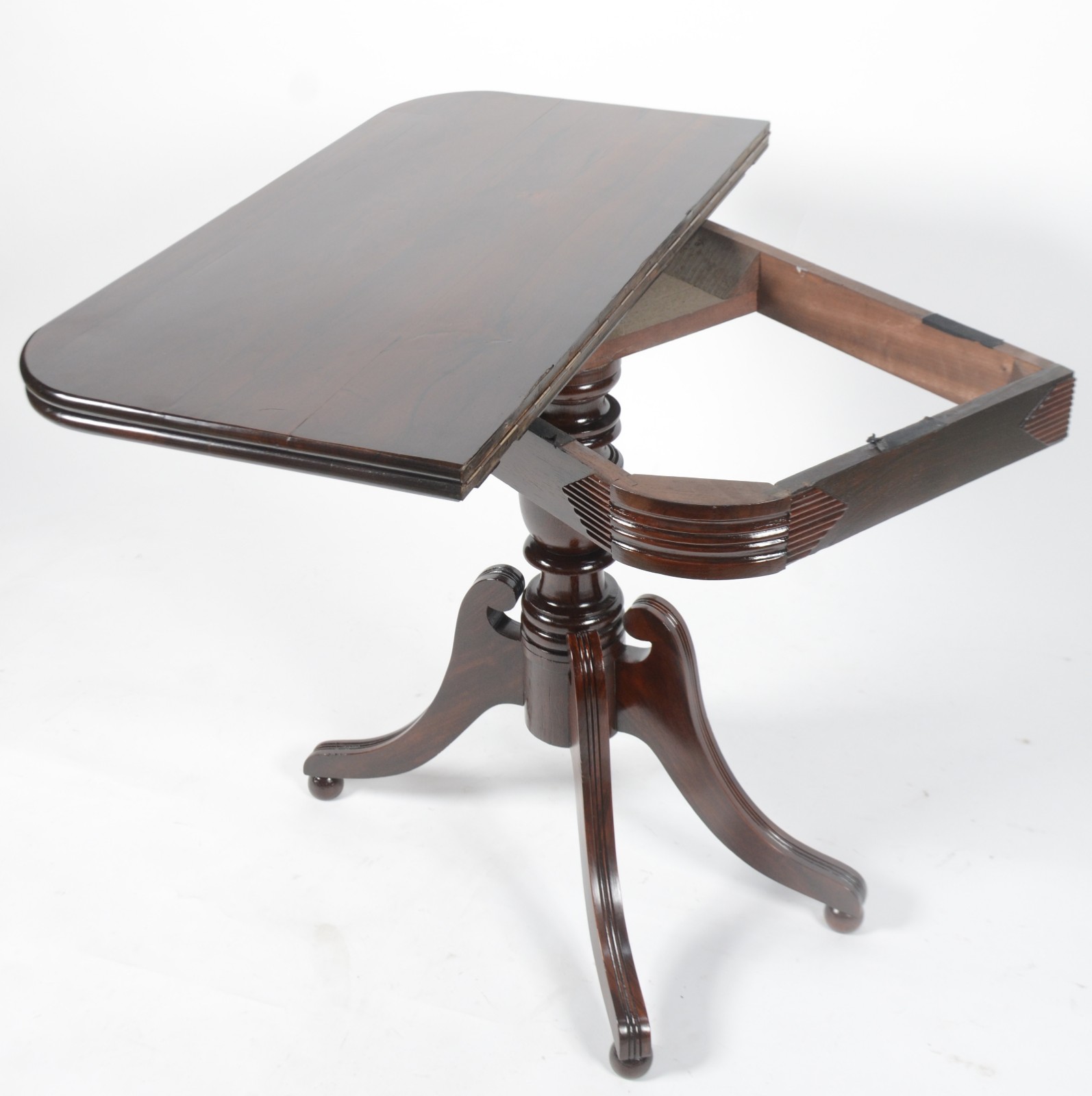 Mesa/console de jacarandá, tampo dobrável, saia com detalhes... - foto 10 de 10