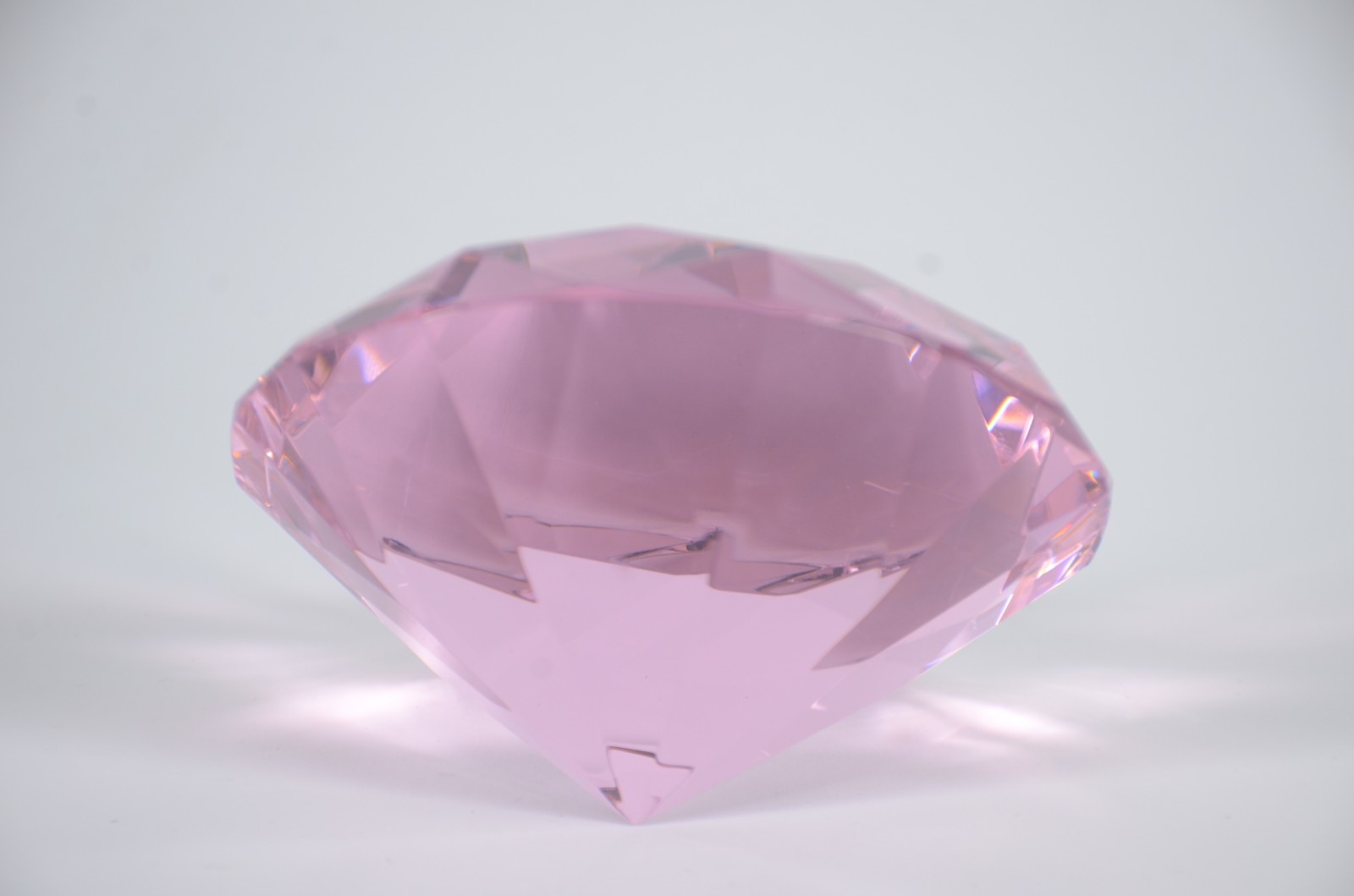 Enfeite de cristal na forma de "diamante rosa", no estojo. - foto 7 de 7