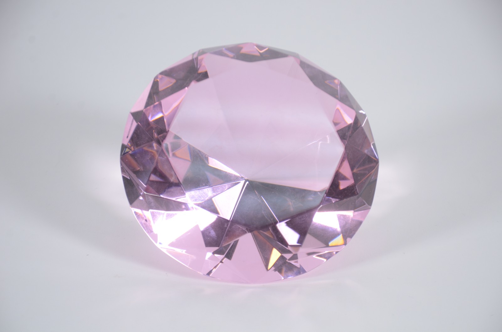 Enfeite de cristal na forma de "diamante rosa", no estojo. - foto 4 de 7