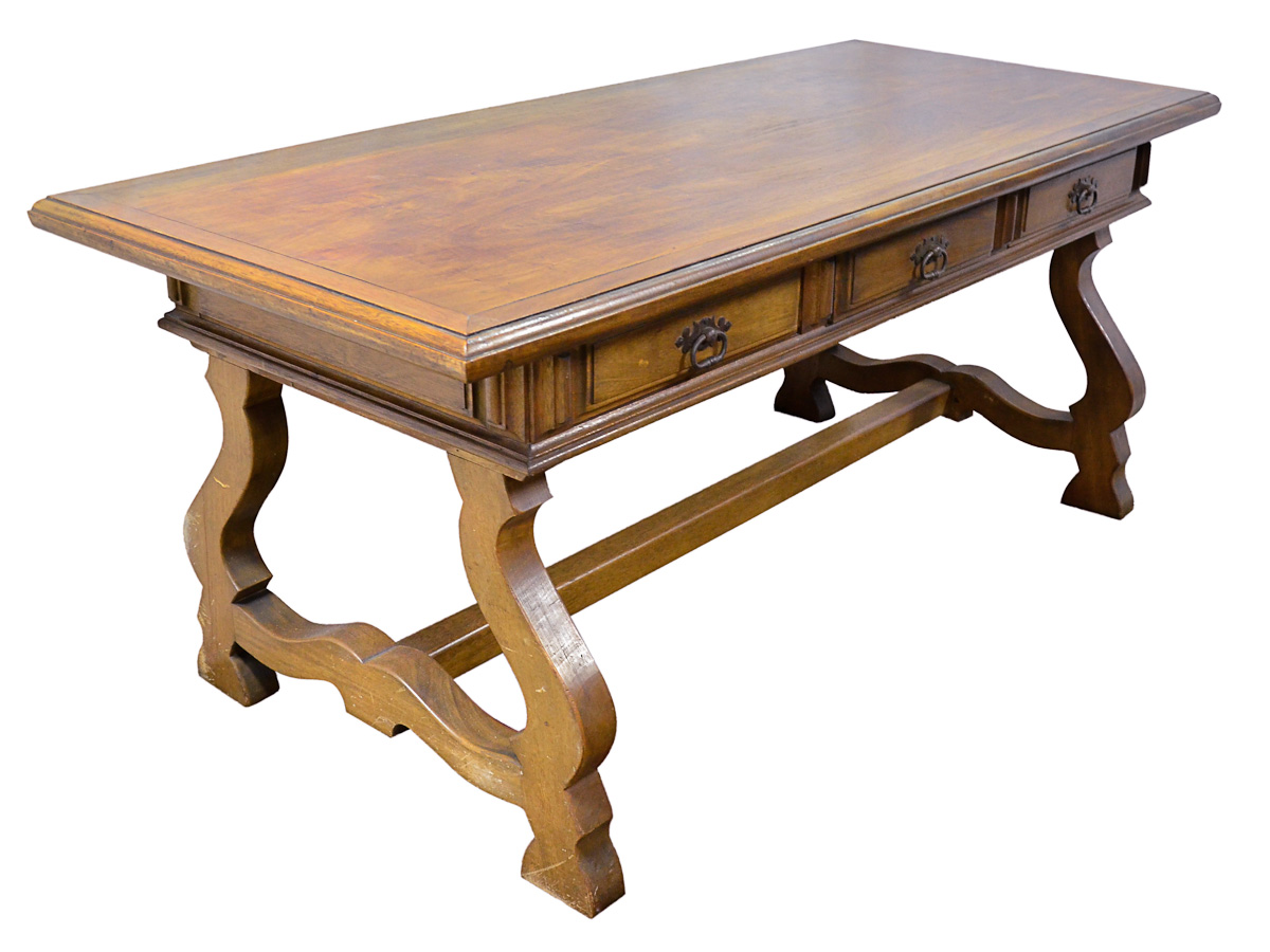 Mesa de escritório de madeira nobre, 3 gavetas, pernas laterais em...