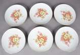 Seis pratinhos de sobremesa de porcelana alemã ... - Seis pratinhos de sobremesa de porcelana alemã da Bavaria decoração floral em policromia.