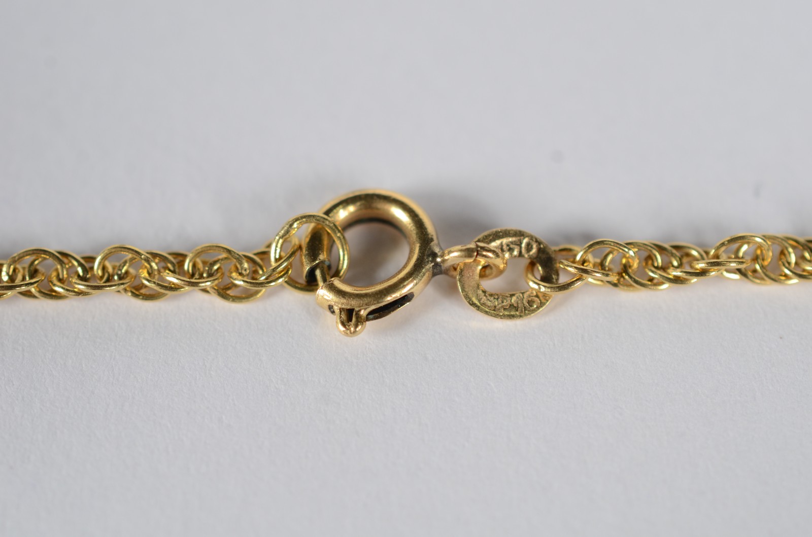 Colar de ouro 18 k., com pendente feitio coração, contraste 750. (Por... - foto 4 de 6