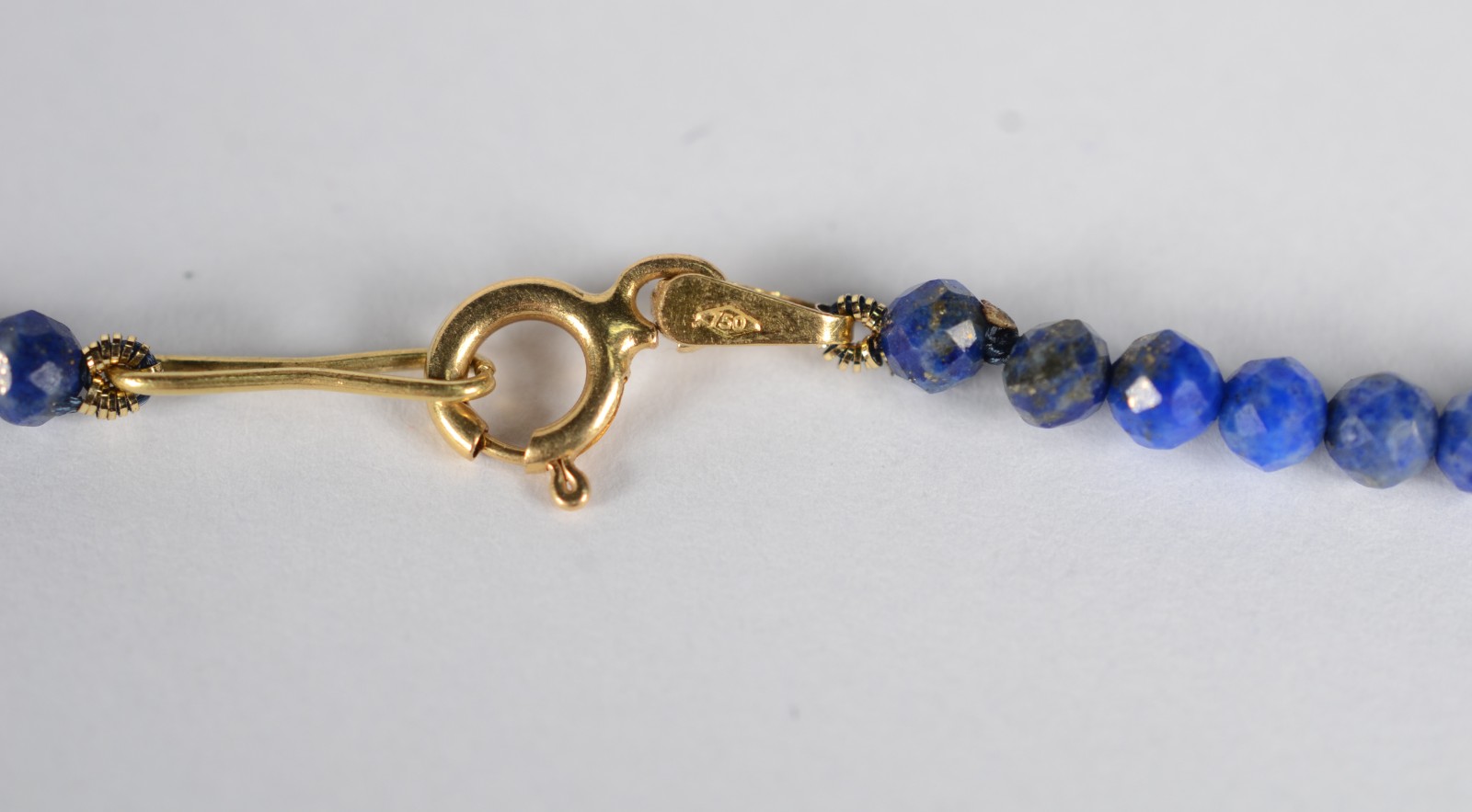 Colar lápis lazuli lapidadas , fecho de ouro 18 k., contraste 750... - foto 5 de 8