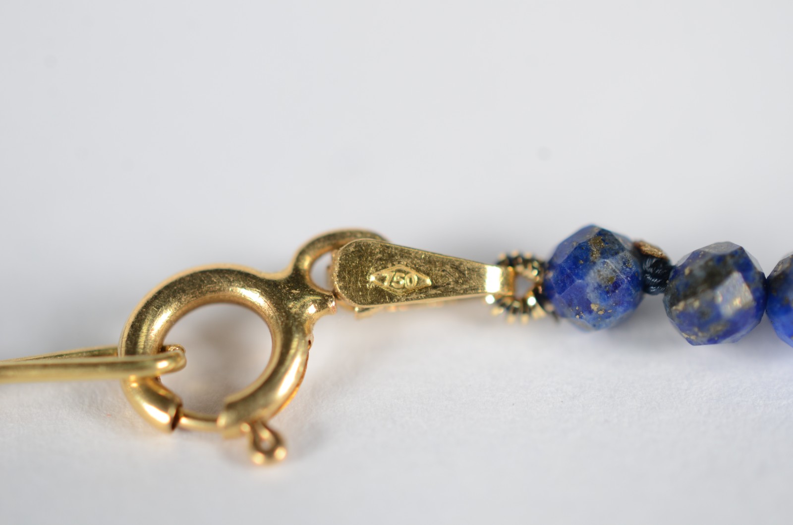 Colar lápis lazuli lapidadas , fecho de ouro 18 k., contraste 750... - foto 6 de 8