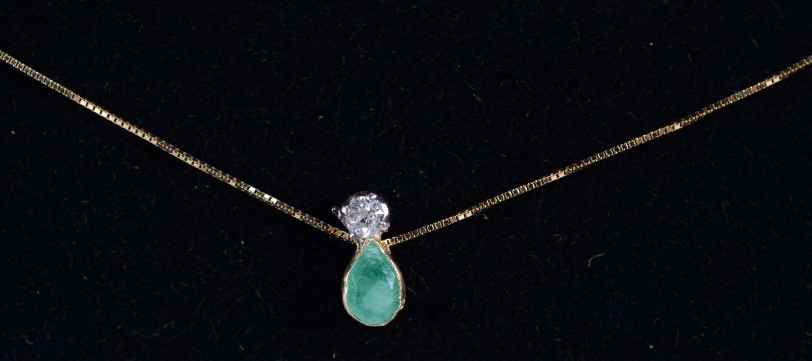 Colar com pendente de ouro 18 k., contraste 750, com brilhante e uma... - foto 7 de 8