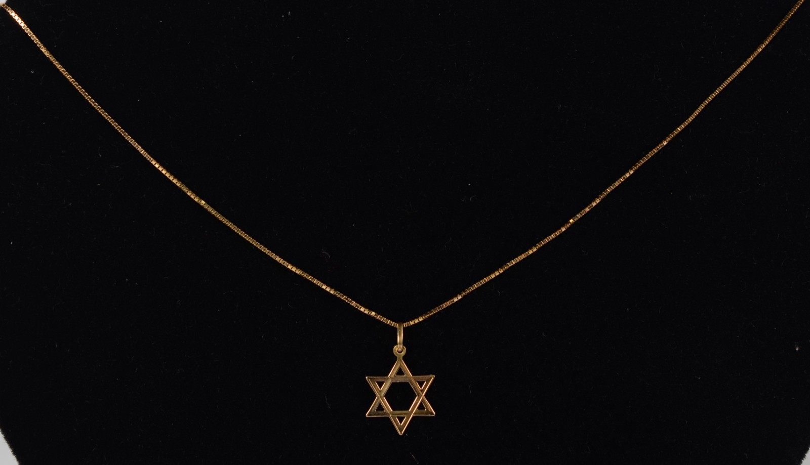 Colar de ouro 18k., contraste 750 com pendente Estrela de Davi. (Por... - foto 5 de 5