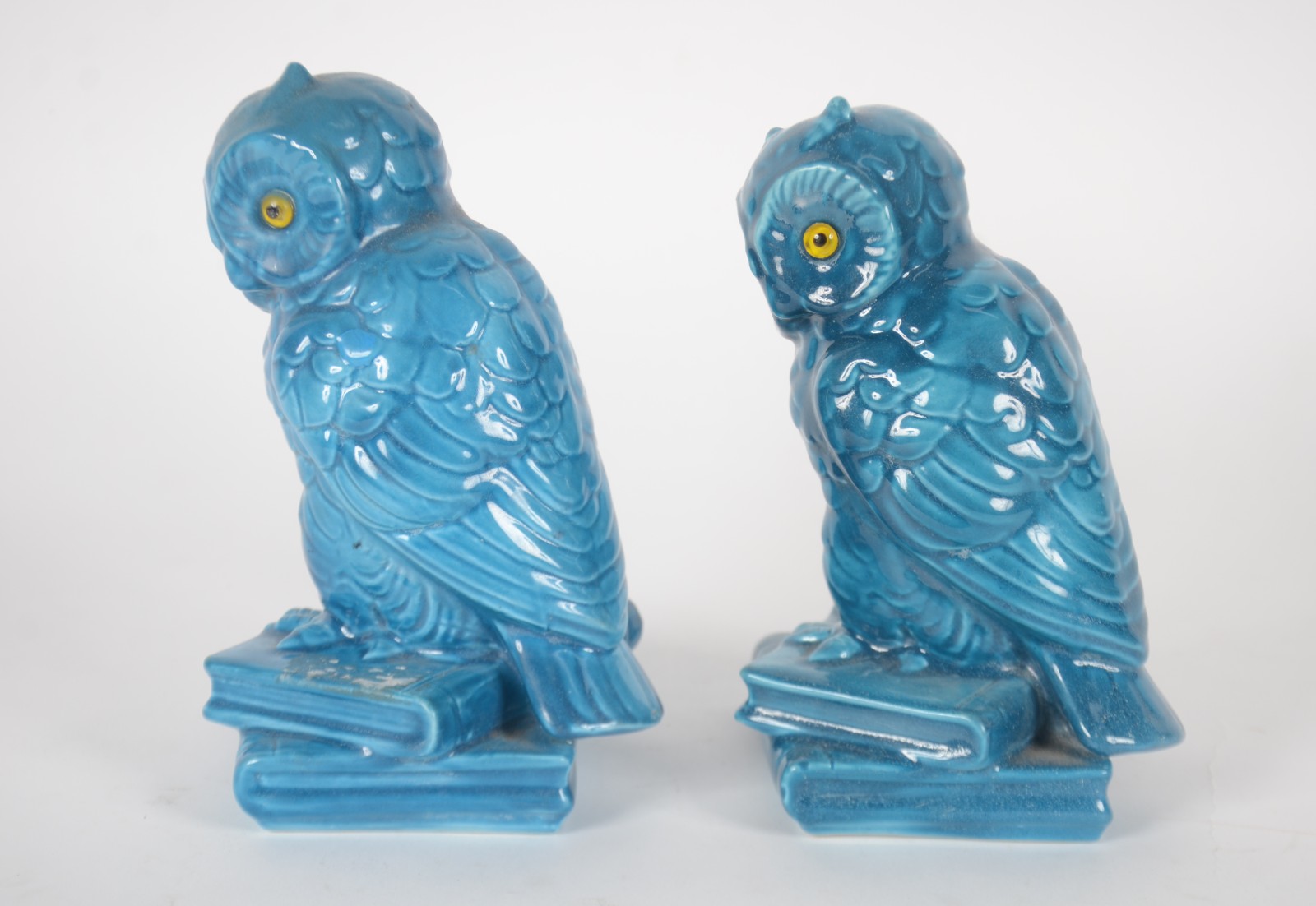 Par de estatuetas de cerâmica azul turquesa representando corujas. - foto 3 de 6