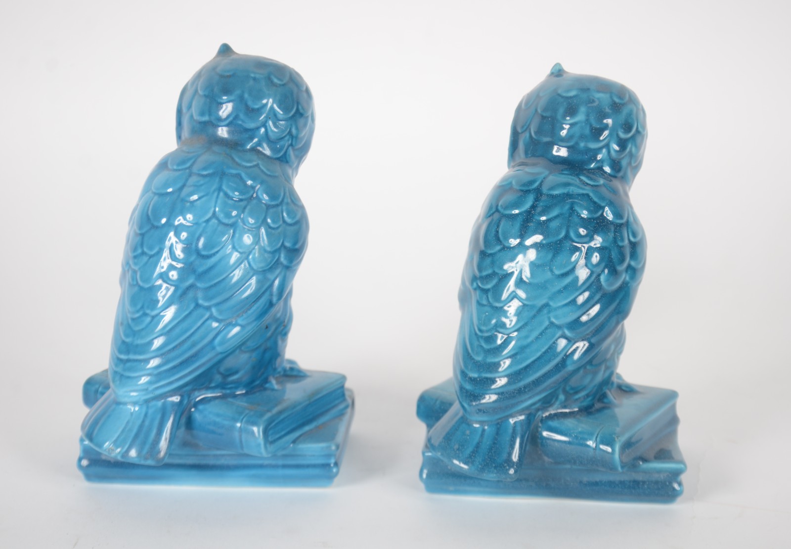 Par de estatuetas de cerâmica azul turquesa representando corujas. - foto 4 de 6