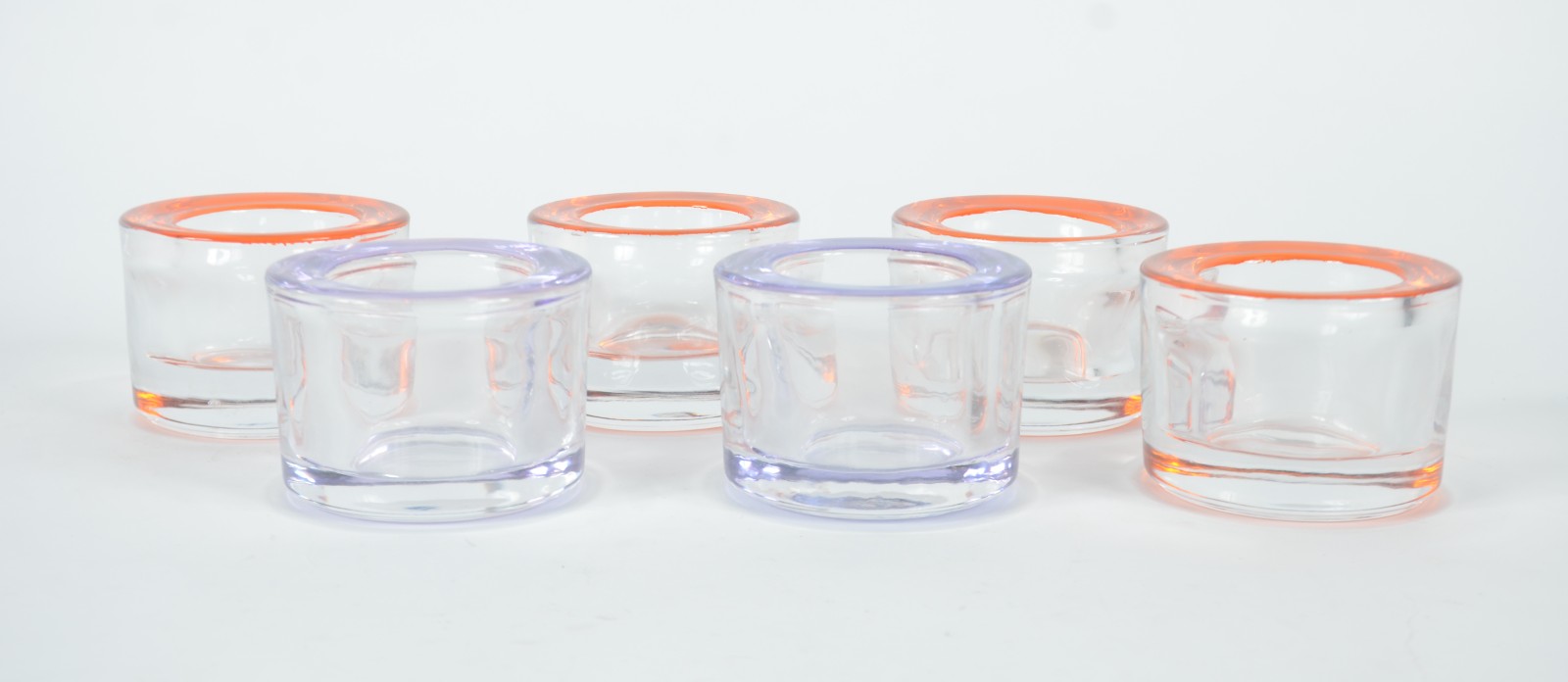 Seis porta velas decorativos de cristal com bordas coloridas. - foto 3 de 4