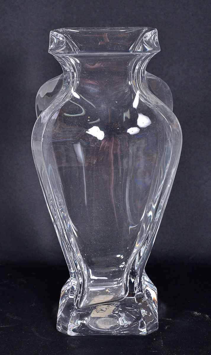 Vaso de cristal lapidado, alt.30 cm.