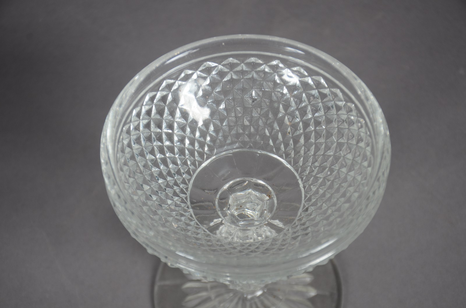 Conjunto em demi cristal lapidação bico de jaca, composto de: Jarra... - foto 4 de 11
