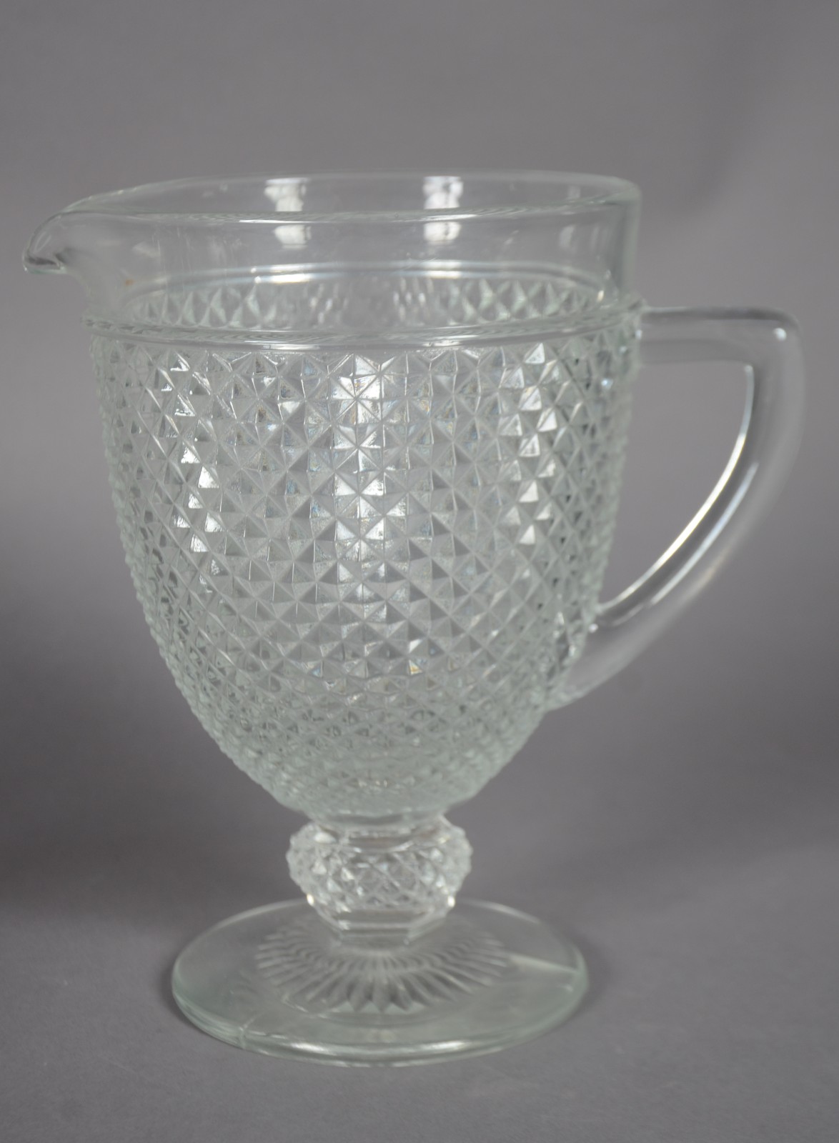 Conjunto em demi cristal lapidação bico de jaca, composto de: Jarra... - foto 5 de 11