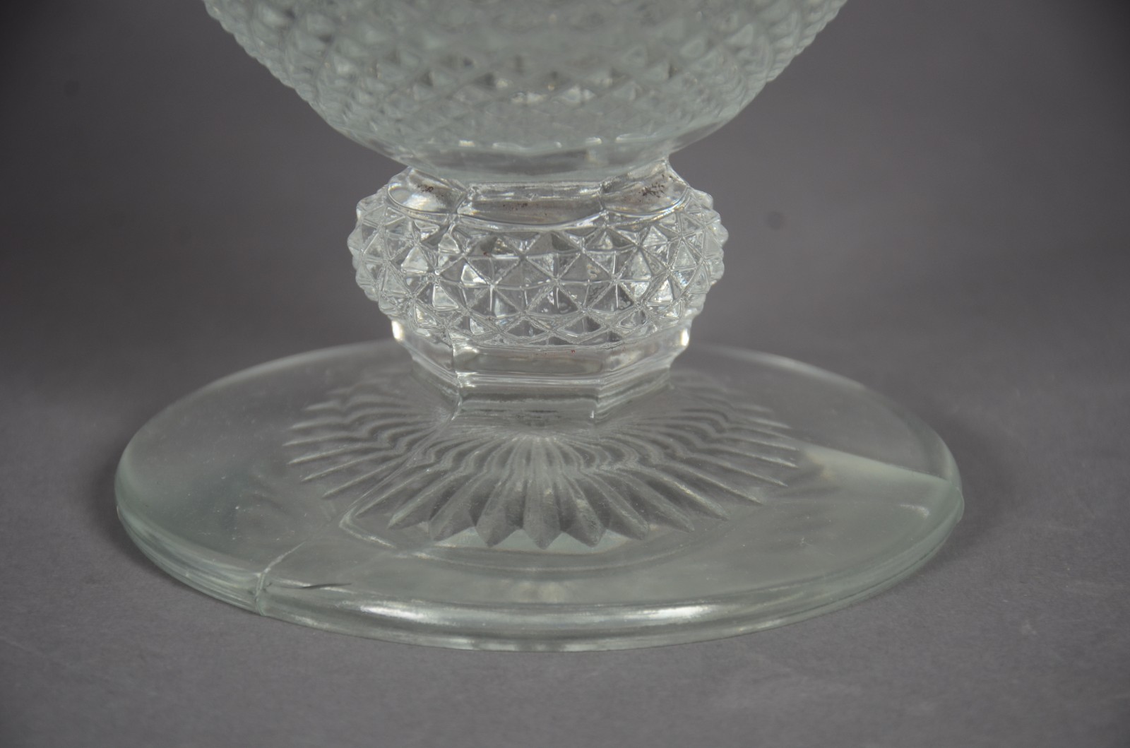 Conjunto em demi cristal lapidação bico de jaca, composto de: Jarra... - foto 6 de 11