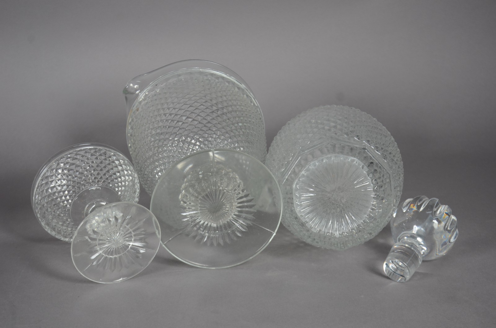 Conjunto em demi cristal lapidação bico de jaca, composto de: Jarra... - foto 10 de 11