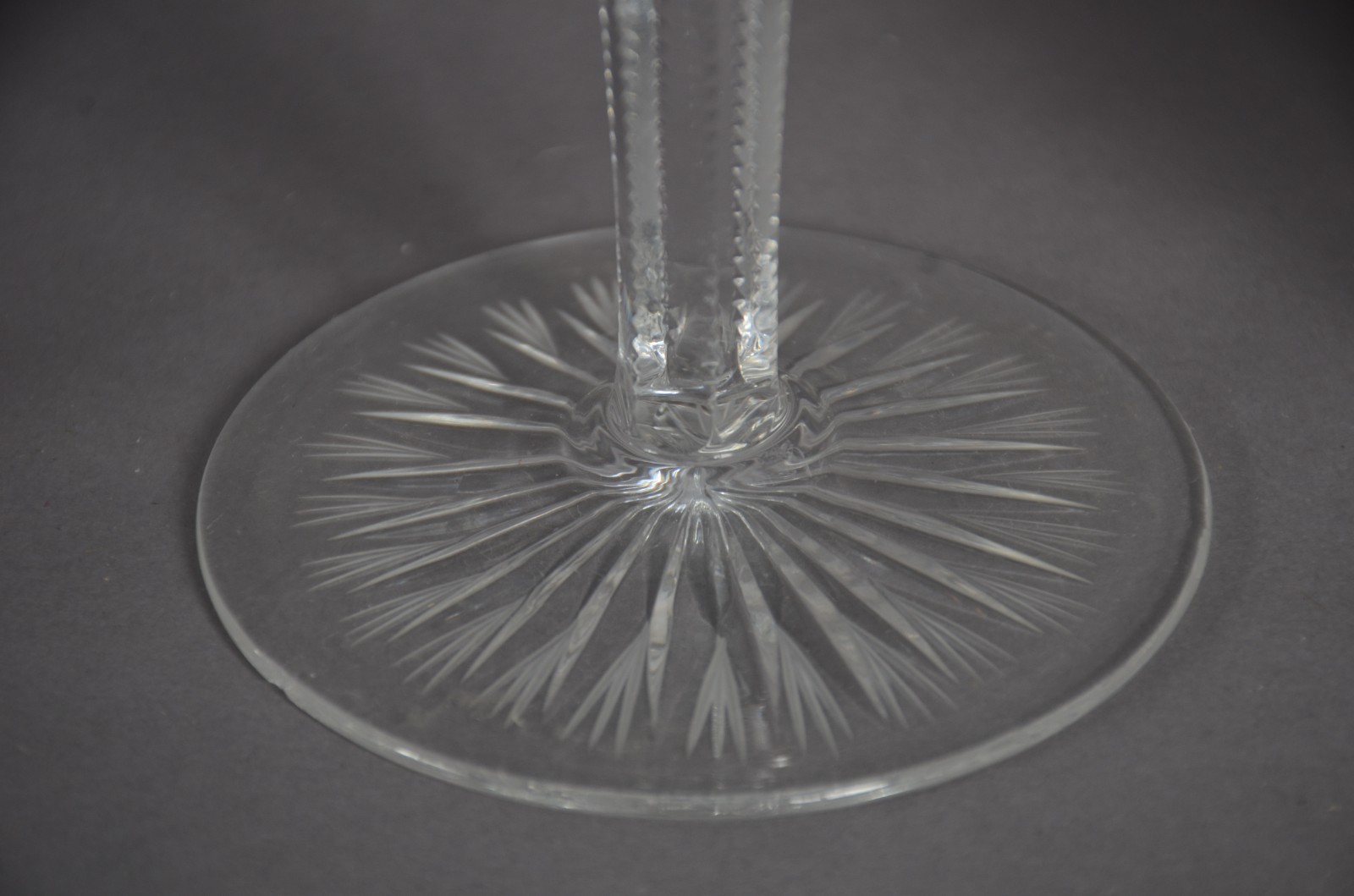 Serviço de copos de cristal tcheco lapidado, composto de: 8 para... - foto 4 de 11
