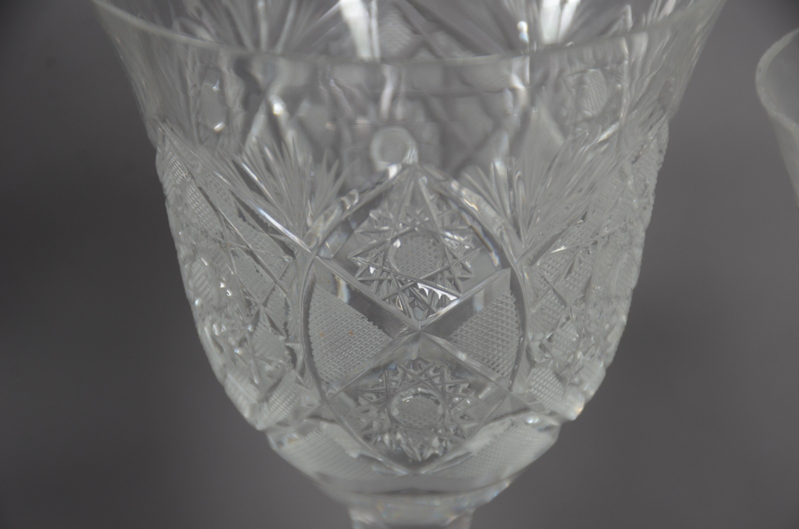 Serviço de copos de cristal tcheco lapidado, composto de: 8 para... - foto 7 de 11