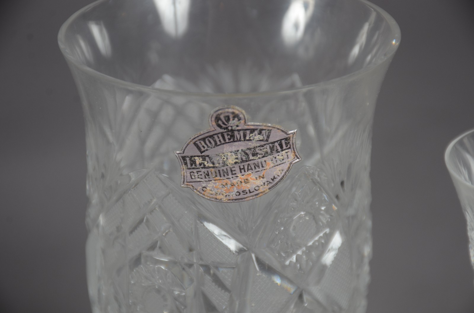 Serviço de copos de cristal tcheco lapidado, composto de: 8 para... - foto 9 de 11