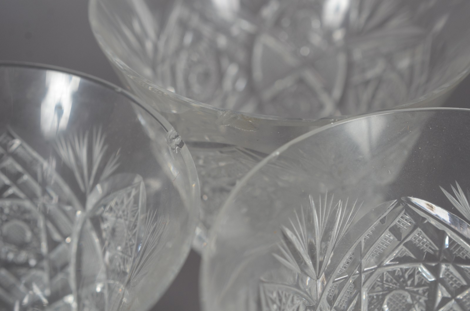 Serviço de copos de cristal tcheco lapidado, composto de: 8 para... - foto 11 de 11