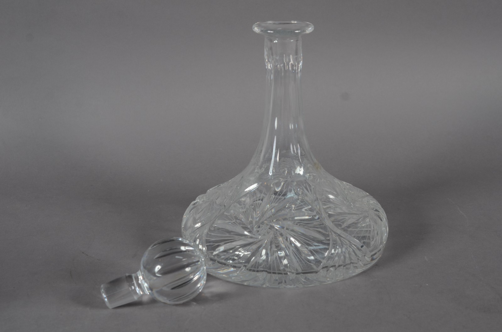 Captain Decanteur de cristal lapidado. - foto 3 de 11