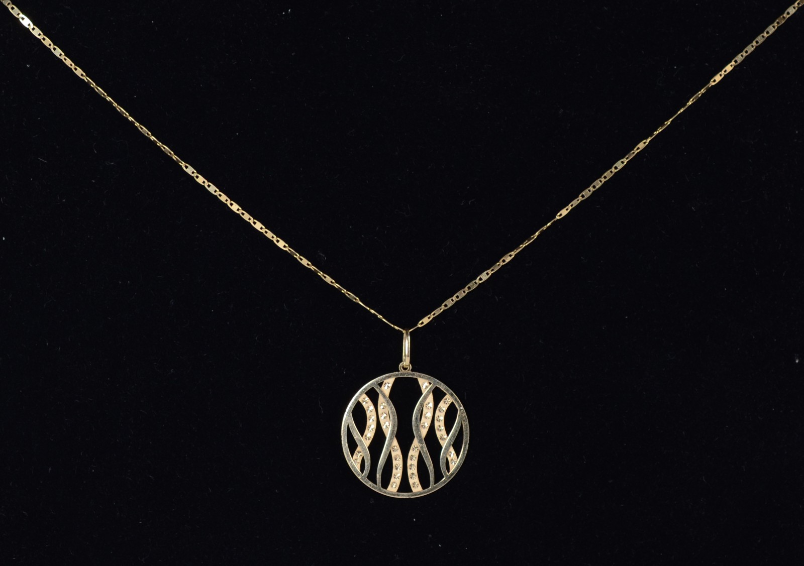 Gargantilha de ouro 18k., contraste 750 com pendente. (Por motivos de... - foto 7 de 7