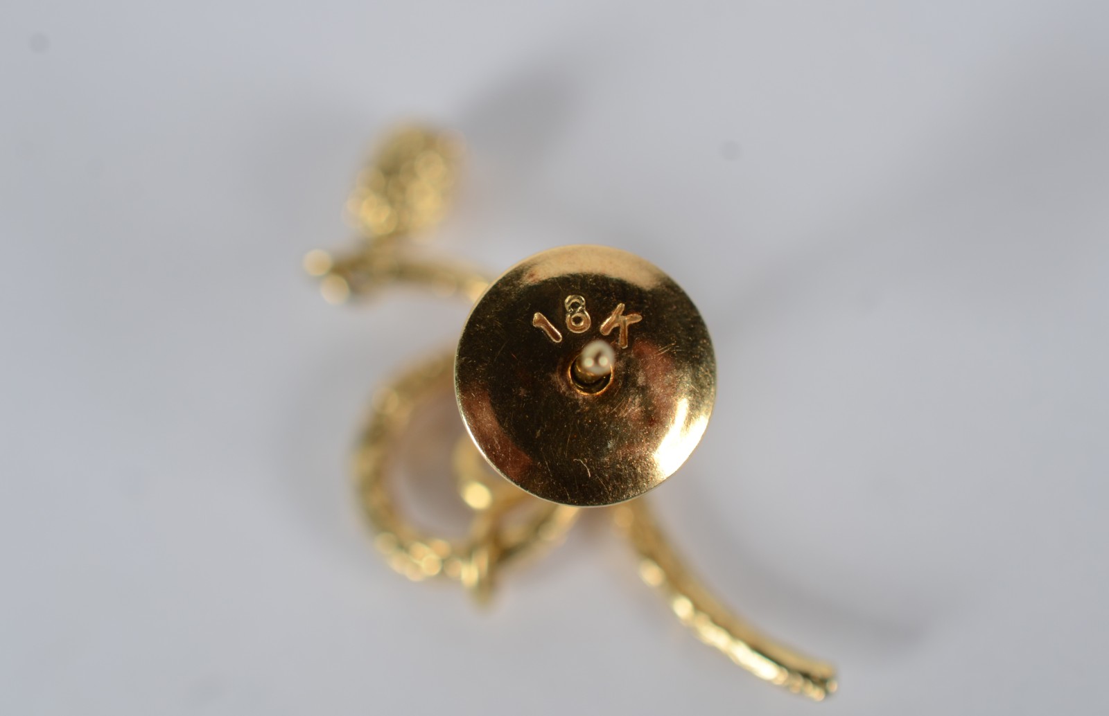 Par de brincos de ouro 18k., contraste 750 na forma de cobra. (Por... - foto 3 de 5