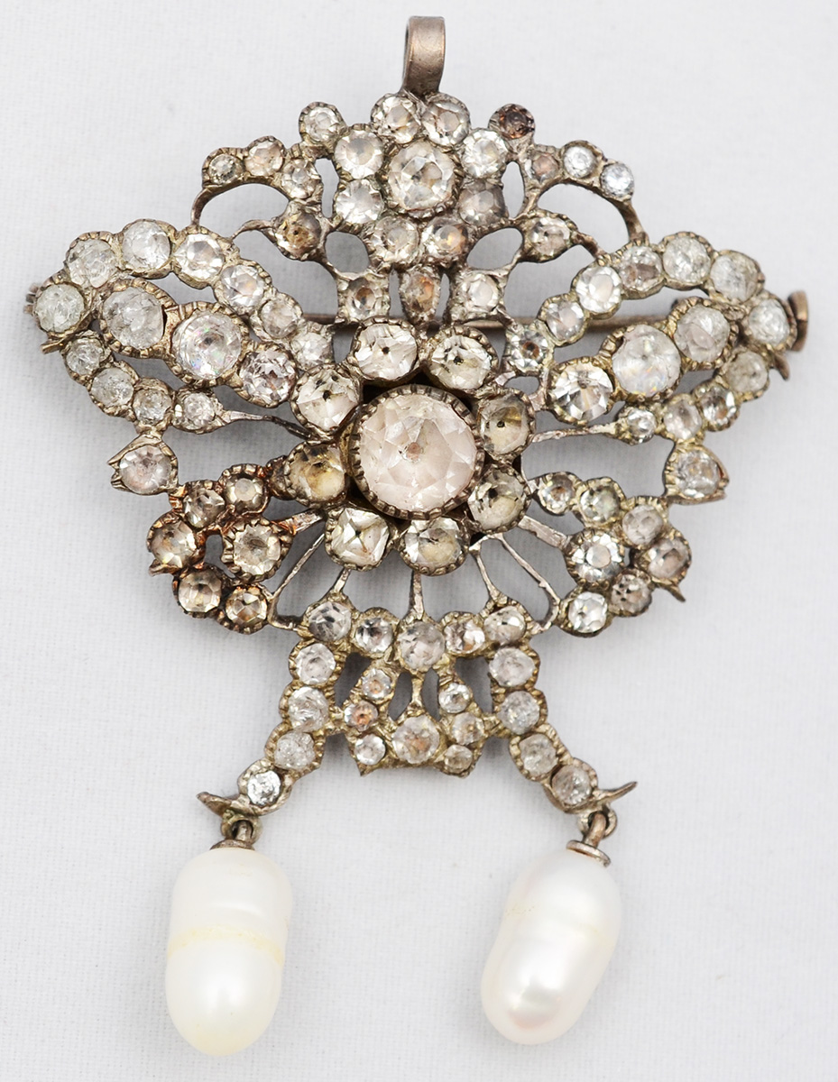 Broche colonial brasileiro em prata e Minas Novas com pérolas...